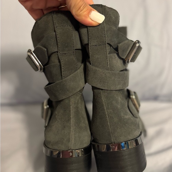 New! Vince Comuto Gray Suede Ankle Boots - Picture 6 of 6